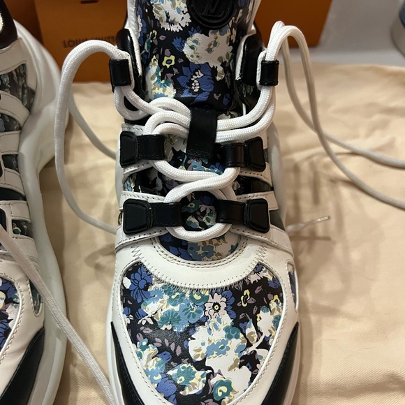 Louis Vuitton Women Archlight Trainer - Picture 10 of 11